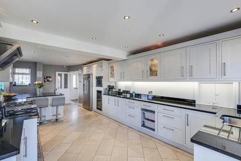 15 Shaw Crescent, South Croydon, CR2 9JB