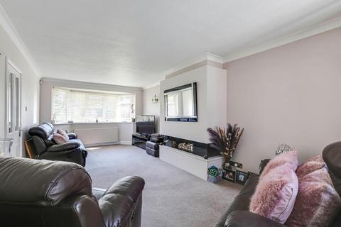 15 Shaw Crescent, South Croydon, CR2 9JB