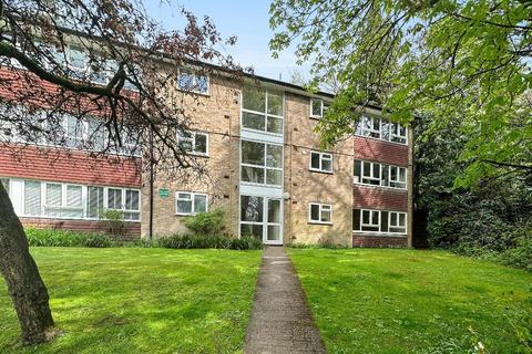 2 bedroom flat for sale, Succombs Hill, Warlingham, Surrey, CR6 9JG