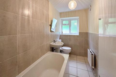 2 bedroom flat for sale, Succombs Hill, Warlingham, Surrey, CR6 9JG