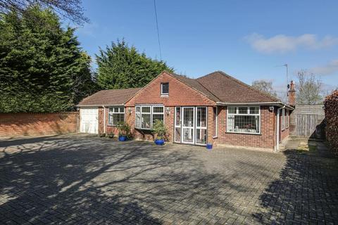73 Leas Road, Warlingham, CR6 9LP