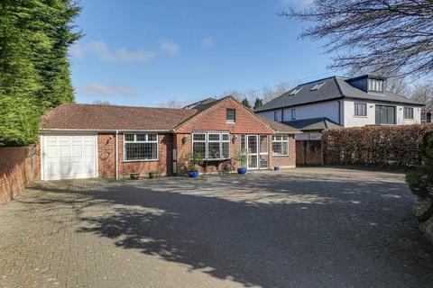 73 Leas Road, Warlingham, CR6 9LP