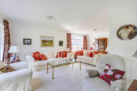 73 Leas Road, Warlingham, CR6 9LP