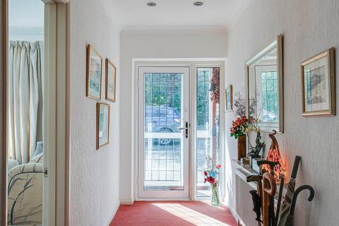 73 Leas Road, Warlingham, CR6 9LP