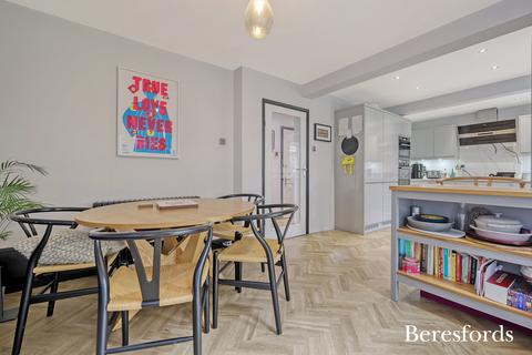 12 The Terlings, Brentwood, CM14 4NG