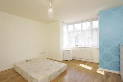 85138 house birch grove london greater london e11