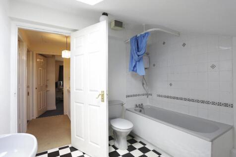 85138 house birch grove london greater london e11