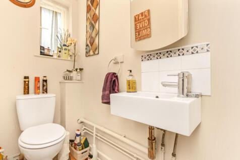 85138 house birch grove london greater london e11