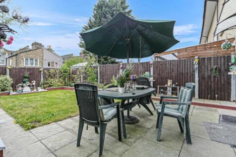 85138 house birch grove london greater london e11
