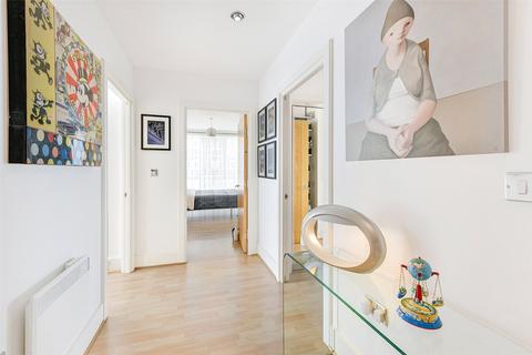 2 bedroom apartment for sale, Drake House, St George Wharf SW8