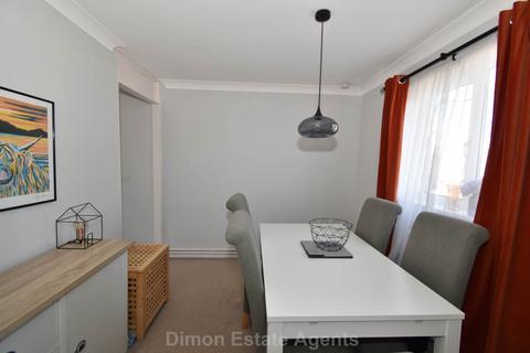 Flat 5, Cygnet House Bittern Close, Gosport, PO12 4JZ