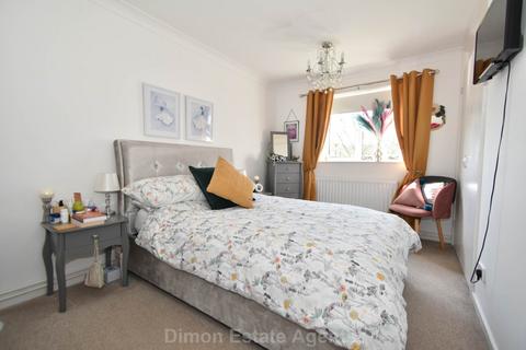 Flat 5, Cygnet House Bittern Close, Gosport, PO12 4JZ