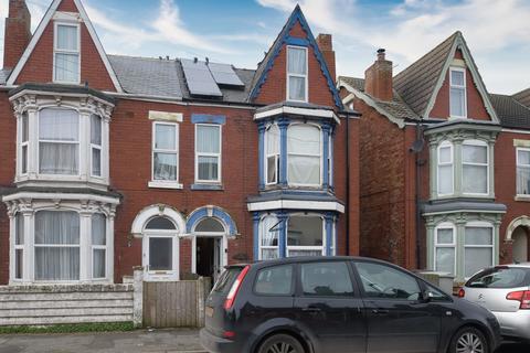 6 bedroom house of multiple occupation for sale, Waterloo Road, Mablethorpe LN12