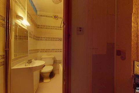 6 bedroom house of multiple occupation for sale, Waterloo Road, Mablethorpe LN12