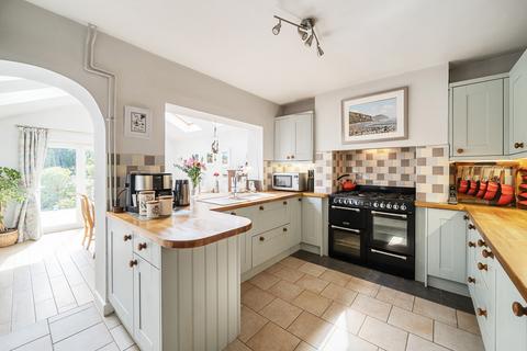 59 Lyme Road, Crewkerne, TA18 8HF