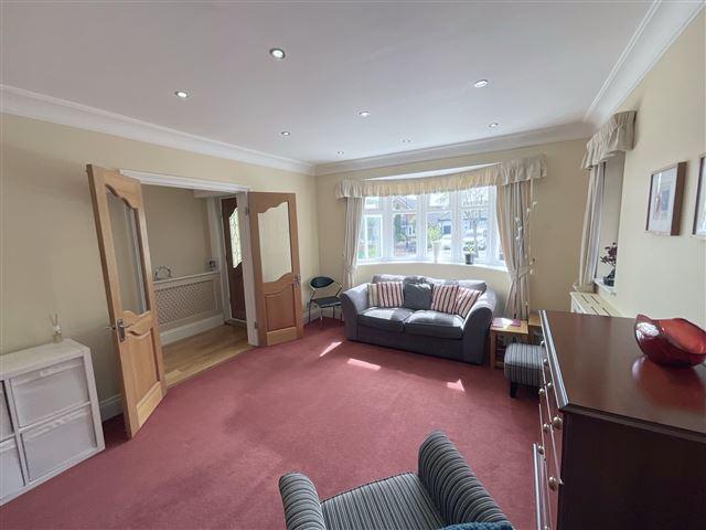Dining room/occasional bedroom 5