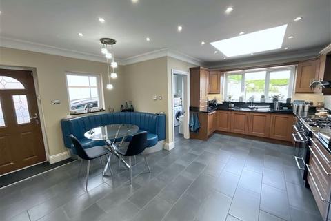 38 Blackbrook Drive, Sheffield, S10 4LS