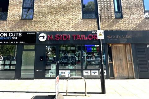 Shop to rent, Crown Street, Acton W3 8SB