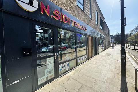 Shop to rent, Crown Street, Acton W3 8SB