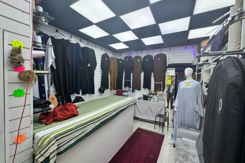 Shop to rent, Crown Street, Acton W3 8SB