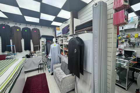 Shop to rent, Crown Street, Acton W3 8SB