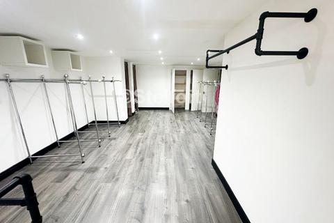 Shop to rent, Fonthill Road, London N4