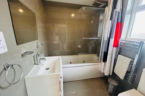 1 bedroom in a house share to rent, Eastcote Avenue, Greenford, Greater London