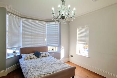8 bedroom house share to rent, Higham Road, Rushden