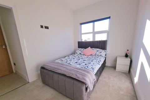 8 bedroom house share to rent, Higham Road, Rushden