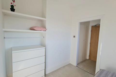 8 bedroom house share to rent, Higham Road, Rushden