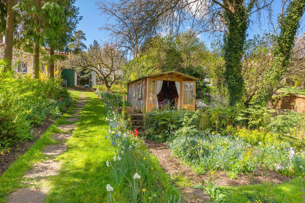 Garden/Cabin