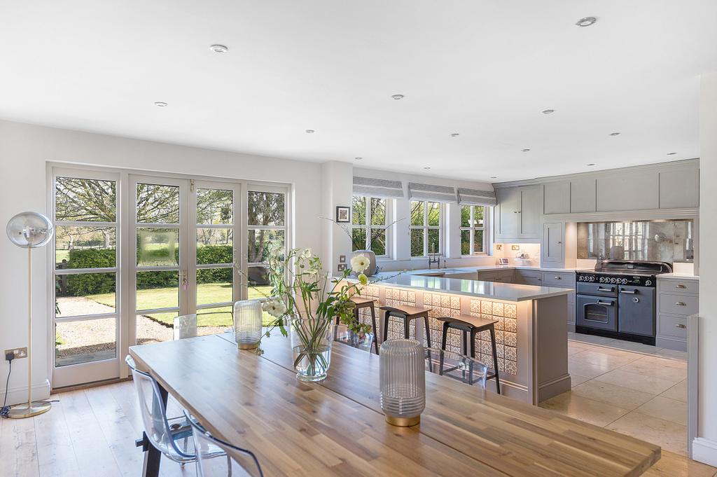 Kitchen/Dining