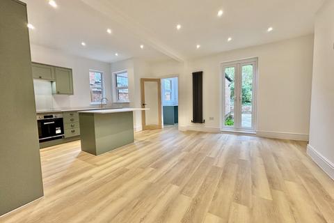 4 bedroom semi-detached house for sale, Burford Road, Worcestershire WR11