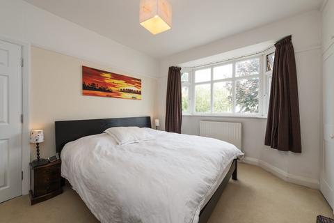 4 bedroom house to rent, Marina Avenue, Surrey KT3