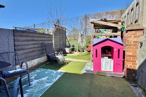 2 bedroom end of terrace house for sale, Edward Road, Kent CT19