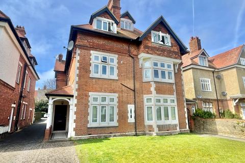 2 bedroom apartment for sale, Earls Avenue, Kent CT20