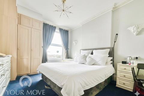 4 bedroom semi-detached house for sale, Station Road, Dartford DA1