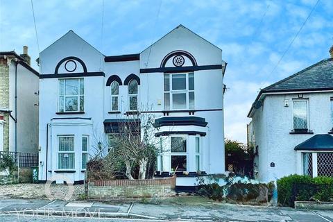 4 bedroom semi-detached house for sale, Station Road, Dartford DA1