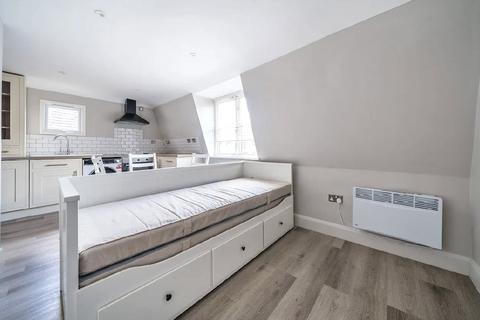 1 bedroom flat to rent, High Street, Windsor and Maidenhead SL4