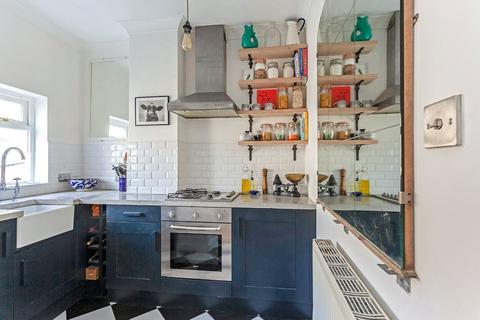 1 bedroom flat for sale, New Cross Road, London SE14