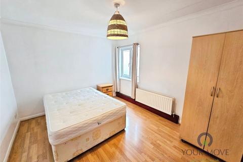3 bedroom flat to rent, Hatcham Park Mews, London SE14
