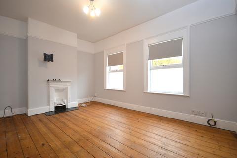 3 bedroom terraced house to rent, Abington Grove, Northampton NN1