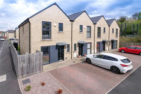 3 bedroom end of terrace house for sale, Cygnet Way, West Yorkshire BD17