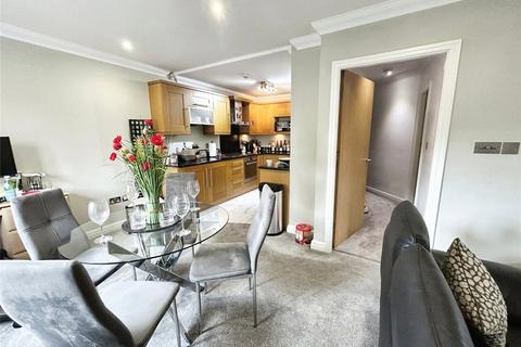 2 bedroom flat to rent, Worsley Road, Manchester M27