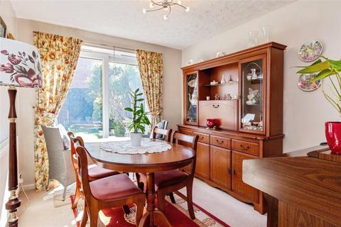 1 Fuchsia Close, Priorslee, Telford, TF2 9PG