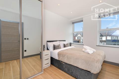 2 bedroom flat to rent, Avenir Court, N12