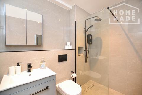 2 bedroom flat to rent, Avenir Court, N12