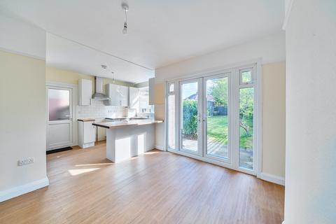 556 Rayners Lane, Pinner, HA5 5DJ