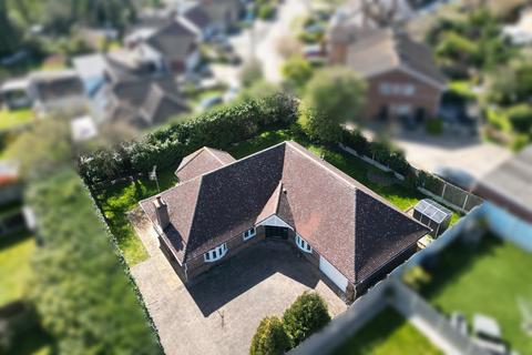 4 bedroom detached bungalow for sale, Daws Heath Road, Rayleigh, SS6