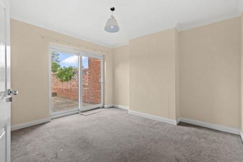 23 Ambrose Close, Worcester, WR2 6JX